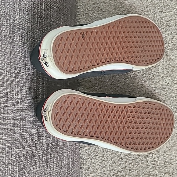 Gray vans - Picture 3 of 3